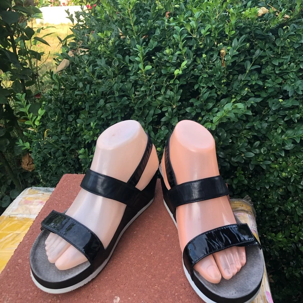 SoftWalk womens black